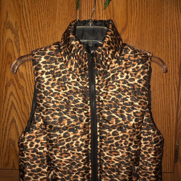 Leopard Vest - Picture 2 of 5